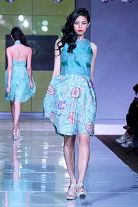 Iwan Tirta Love in Spring.. Plaza Indonesia Fashion Week SS 2012. Plaza Indonesia. Jakarta. [Foto: Mohammad Abduh/Wolipop]