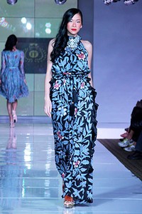 Iwan Tirta Love in Spring.. Plaza Indonesia Fashion Week SS 2012. Plaza Indonesia. Jakarta. [Foto: Mohammad Abduh/Wolipop]