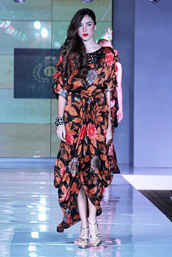 Iwan Tirta Love in Spring.. Plaza Indonesia Fashion Week SS 2012. Plaza Indonesia. Jakarta. [Foto: Mohammad Abduh/Wolipop]