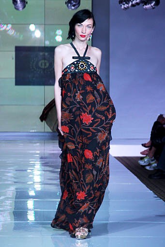 Iwan Tirta Love in Spring.. Plaza Indonesia Fashion Week SS 2012. Plaza Indonesia. Jakarta. [Foto: Mohammad Abduh/Wolipop]