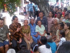 Jokowi Blusukan ke Kampung, Jelaskan Pencalonan DKI-1 ke Warga Solo