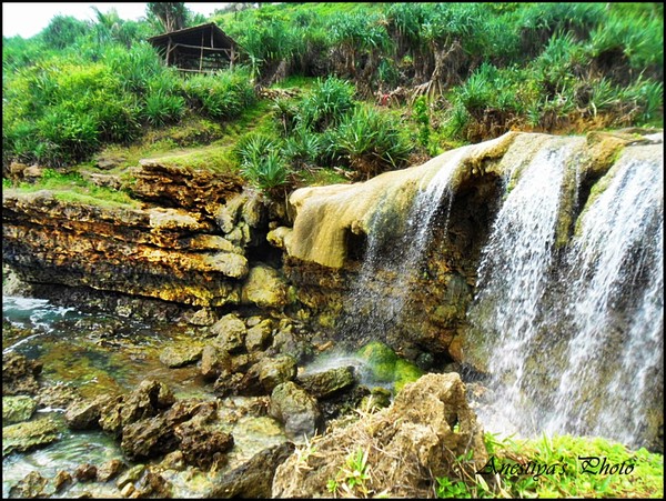 Wow Pantai Jogan Punya Air Terjun Yang Langsung Jatuh Ke Laut