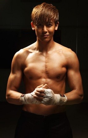 Nichkhun Jadi Kakek Bagi Personel 2PM