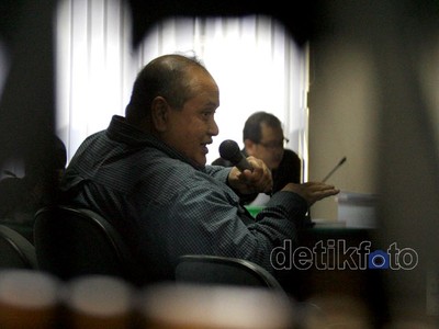 Emir Moeis Bersaksi untuk Nunun
