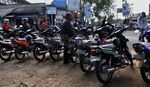 BBM Naik, Tukang Ojek Kian Terjepit