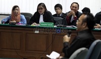 Dalam kesempatan ini, Paskah yang telah divonis 1 tahun 4 bulan karena terseret kasus cek pelawat, tetap membantah dirinya pernah menerima cek dari Nunun. Ramses/detikcom.