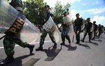 Istana Dikepung  Ribuan Buruh, Tentara Diturunkan