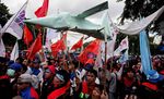 Istana Dikepung  Ribuan Buruh, Tentara Diturunkan