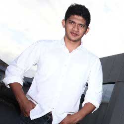 Iko Uwais Cinta Silat Sejak Umur 10 Tahun