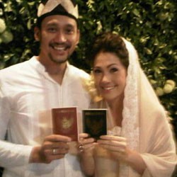 Mieke Amalia Melahirkan Anak Ketiga
