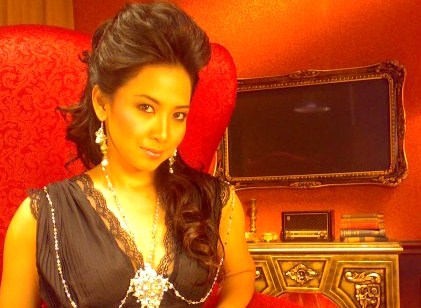 Feni Rose Kini Fokus Jadi Presenter Senam Aerobik