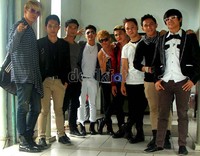 XO-IX berpose saat ditemui usai mengisi acara DahSyat, Studio RCTI, Kebon Jeruk, Jakarta Barat. (Jenas).