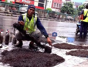 Waspadai Ranjau Paku dari Potongan Besi Jari-jari Payung