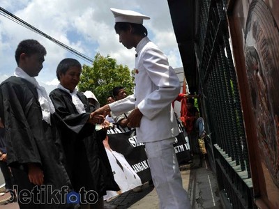 Mahasiswa Desak MA Adili Bupati Kepulauan Aru