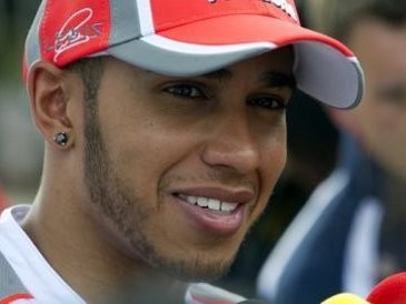Hamilton Tercepat di Latihan Pertama di Sepang