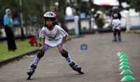 Mendidik anak sejak usia dini untuk berolahraga, selain sehat juga meningkatkan tingkat disiplin dan sportivitas.