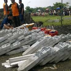 Lokasi Makam Imigran Gelap Korban Kapal Tenggelam Dibanjiri Warga