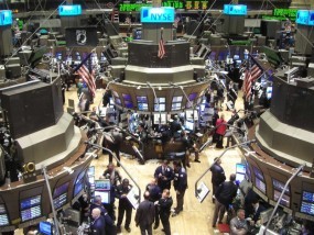 Wall Street Lesu Tertimpa Sentimen Negatif Eropa dan China