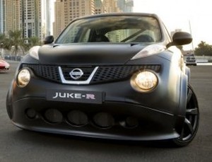 Nissan Juke R Versus Nissan GT-R, Menang Mana?
