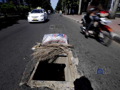 Penutup Gorong-gorong Hilang, Maut Mengintai