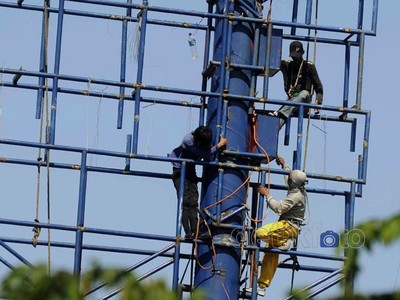 Musim Hujan, Izin Reklame Distop