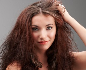 Tips Membuat Masker Perawatan Alami untuk Rambut Kering & Kusut 