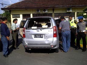 Peras Warga Tambang Minyak, 4 Orang Mengaku Polisi & Wartawan Digebuki