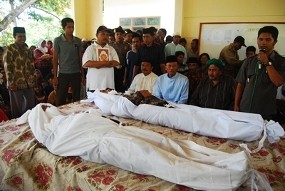 Buktikan Santet, Bapak Anak Nekat Sumpah Pocong
