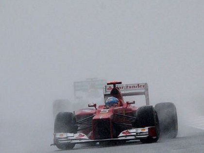Sempat Diwarnai Hujan Deras, Alonso Juara di Sepang