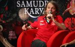Alain Robert Berhasil Taklukkan Bakrie Tower