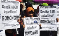 Massa HTI menyebut pemerintah telah berbohong yang menyebutkan kebijakan kenaikan BBM sudah sesuai dengan aspirasi rakyat.