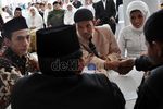 Ratusan Pasangan Miskin Jakarta Nikah Gratis...tis...tiss