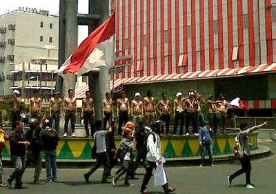 Mahasiswa di Medan Bertelanjang Dada Tolak Kenaikan BBM