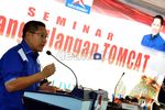 Ramai Demo BBM, PD Justru Asyik Bicara Tomcat