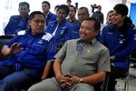 Ramai Demo BBM, PD Justru Asyik Bicara Tomcat