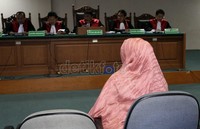 Nunun kembali menjalani sidang dengan agenda pemeriksaan saksi-saksi. Ramses/detikcom.