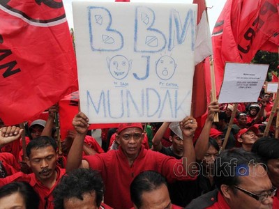 PDIP Bentuk Parlemen Jalanan Tolak BBM Naik