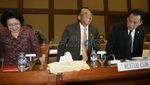 Pemerintah -  DPR Bahas Kenaikan BBM
