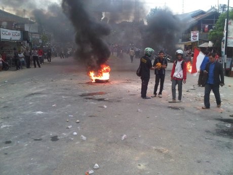 Azan Berkumandang, Mahasiswa & Polisi Bentrok di Samarinda