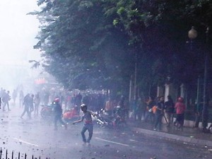 Bentrokan di Gambir Berakhir, Lalu Lintas Masih Dialihkan 