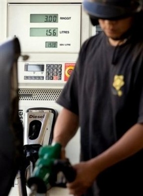 Tak Naikkan Harga, Malaysia Tahan Harga BBM Rp 5.735/Liter