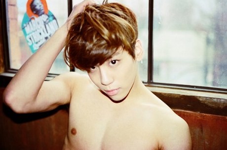 Terlalu Berotot, Foto Jonghyun untuk Sherlock Dimanipulasi