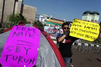 Dalam aksinya, Fesbuker Indonesia juga meminta dilakukan rasionalisasi eksplorasi migas dan pertambangan oleh perusahaan asing dan harus menguntungkan sebesar-besarnya bagi bangsa Indonesia.