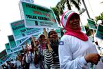 Massa Anti Kenaikan BBM Tumplek di Bundaran HI