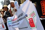 Massa Anti Kenaikan BBM Tumplek di Bundaran HI
