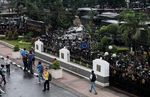 Polisi-Mahasiswa Bentrok, Tentara Diam Saja
