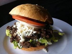 Sandwich Inspirasi Rihanna-Brown Dicoret dari Menu