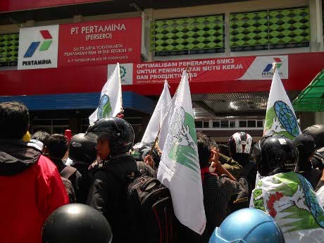 Demo Kenaikan BBM, Mahasiswa Yogya Datangi Kantor Pertamina Demo Kenaikan BBM, Mahasiswa Yogya Datangi Kantor Pertamina