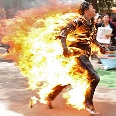 Bakar Diri, Demonstran Tibet Akhirnya Tewas