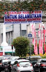 Perang Spanduk Kenaikan Harga BBM
